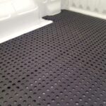 Interlocking Vinyl PVC Drainage Floor Tiles Mat